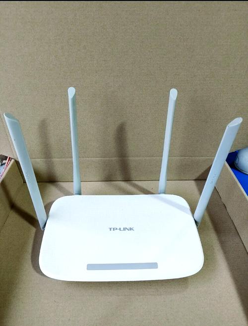 便携式旅行用品_便携式行李箱的设计特点和优势_便携、快速、高效：TP-Link Wi-Fi 6旅行路由器的优势